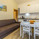 Asta Appartement *