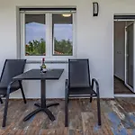 Asta Appartement *