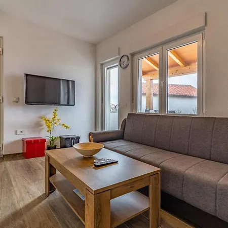 Apartman Asta