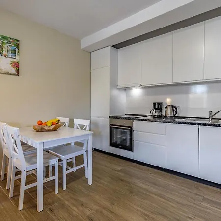 Asta Apartman