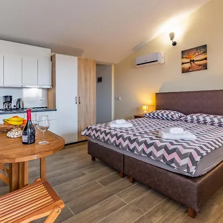 Asta Apartman