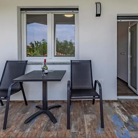 Asta Apartman *