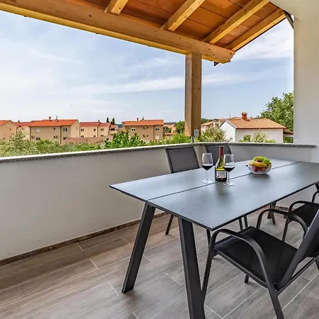Asta Apartman *
