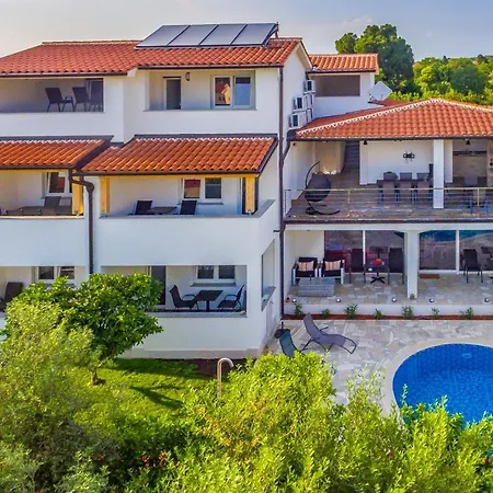 Asta Apartman