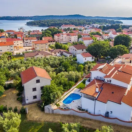 Asta Apartman