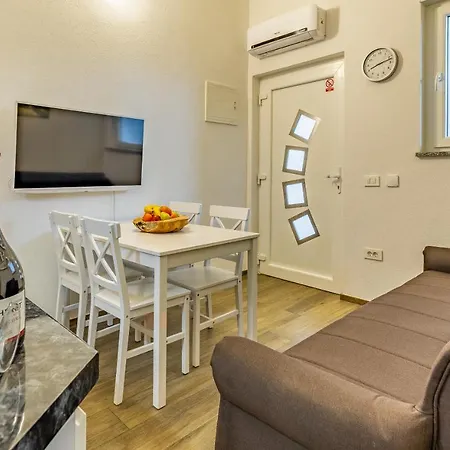 Apartment Asta