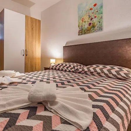 Asta Apartment
