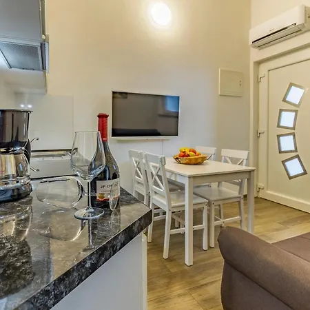 Apartman Asta *