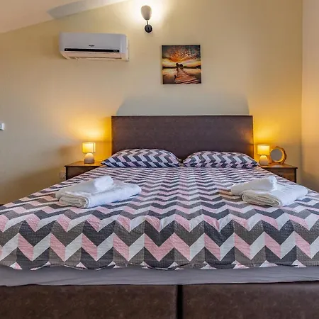 Asta Apartman *