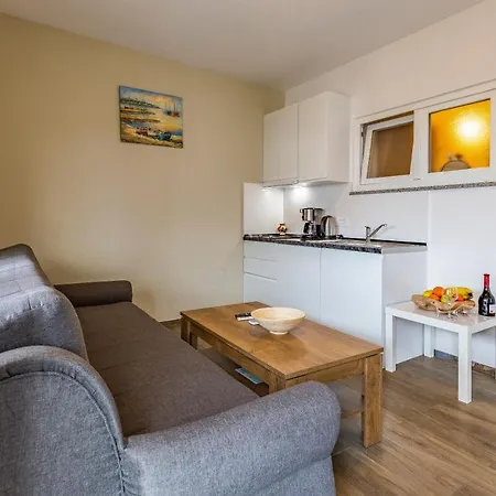 Asta Apartman *